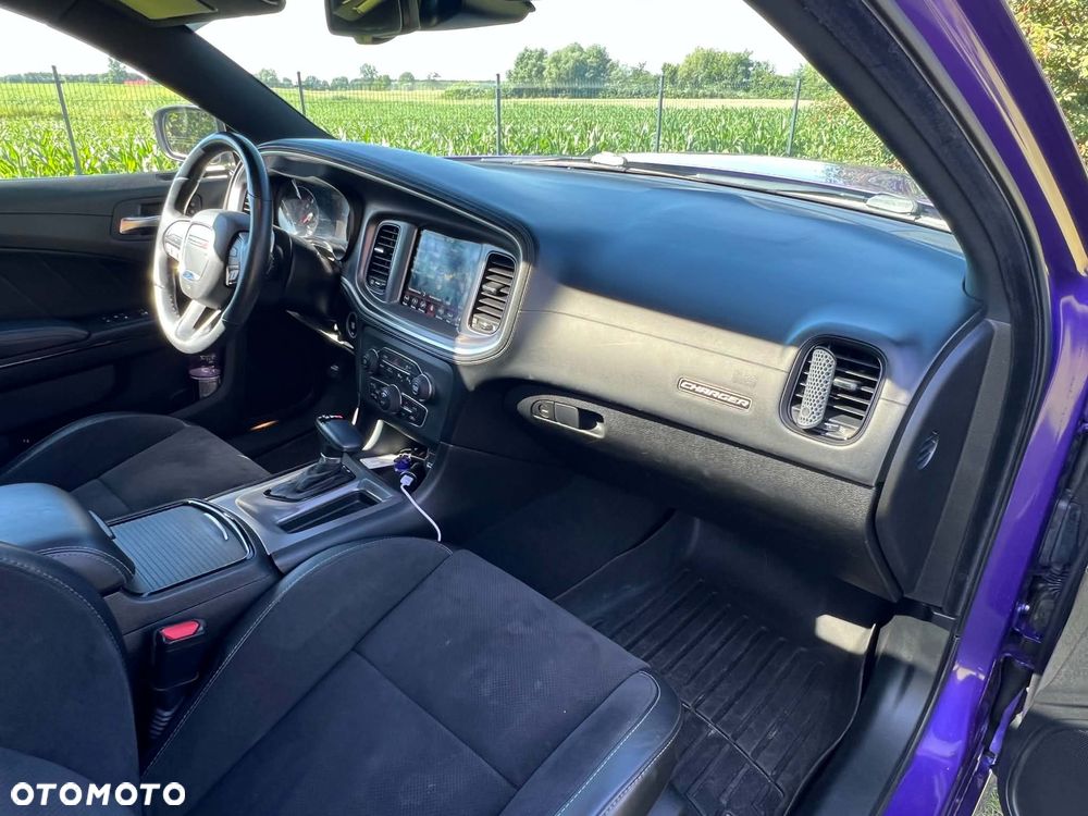 Dodge Charger 5.7 R/T - 12
