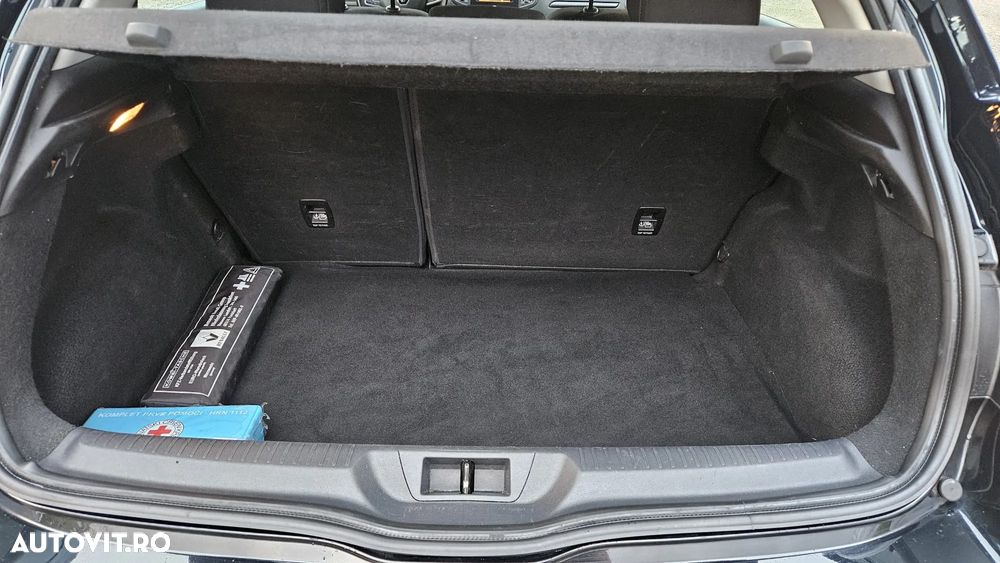 Renault Megane ENERGY TCe 115 Start & Stopp Paris Business - 23