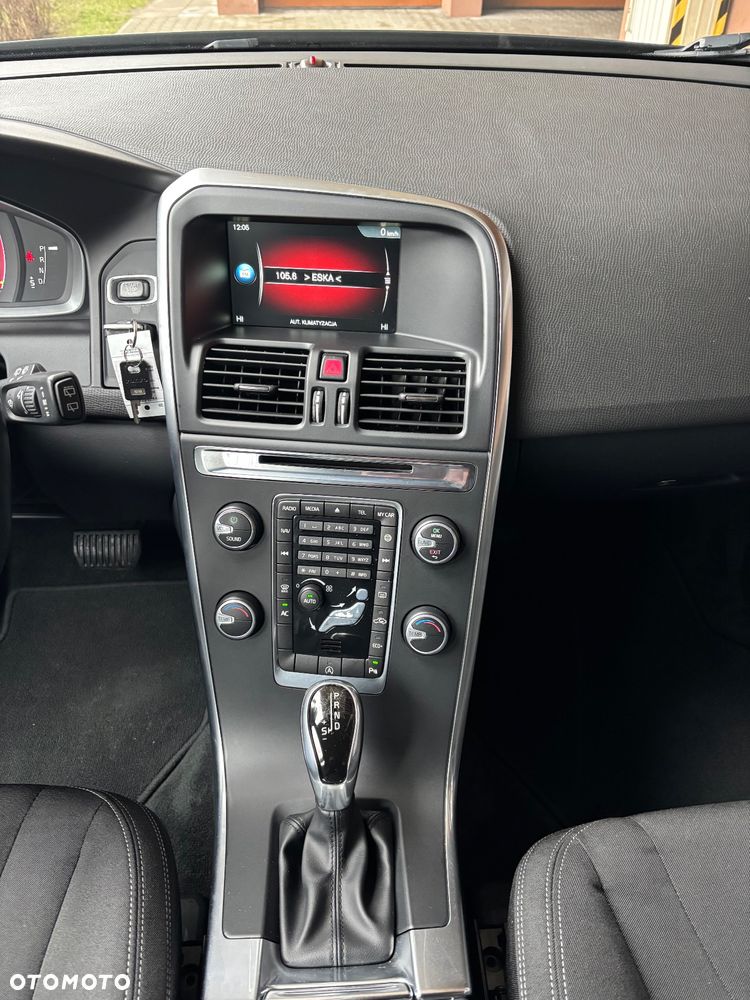 Volvo XC 60 D4 Geartronic Momentum - 29