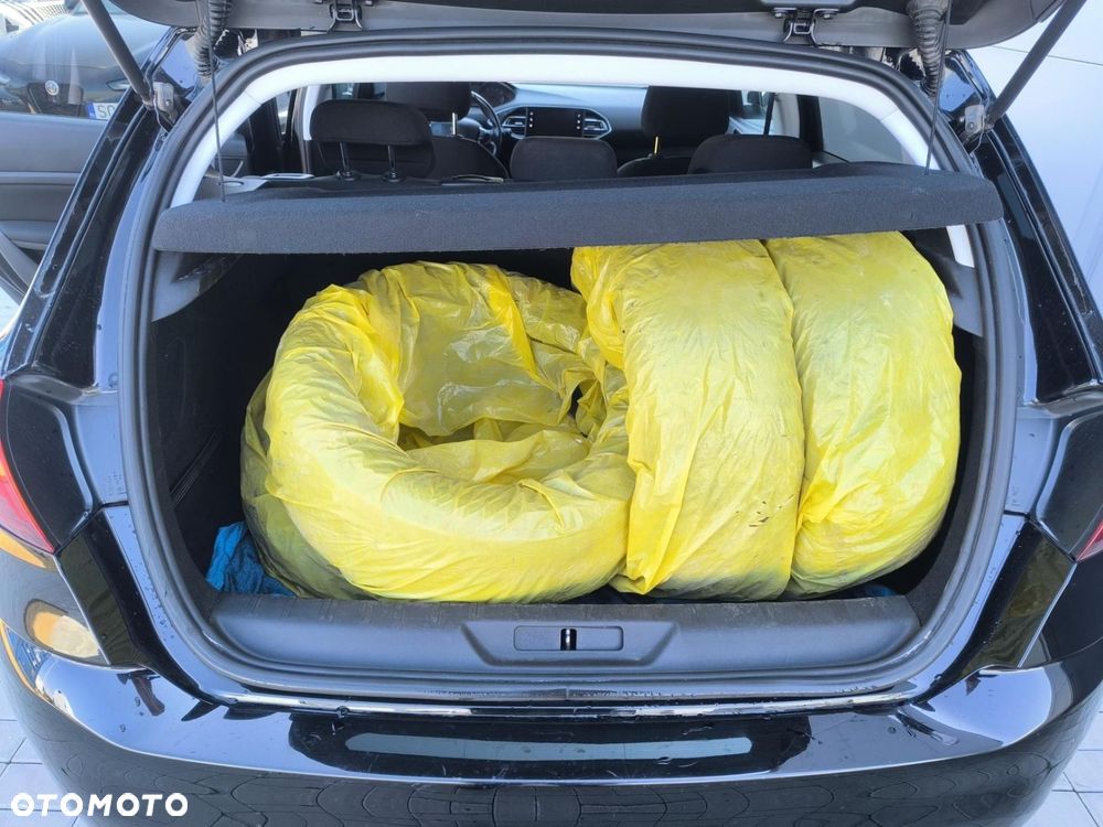 Peugeot 308 1.2 PureTech GPF Active Pack Business S&S - 26