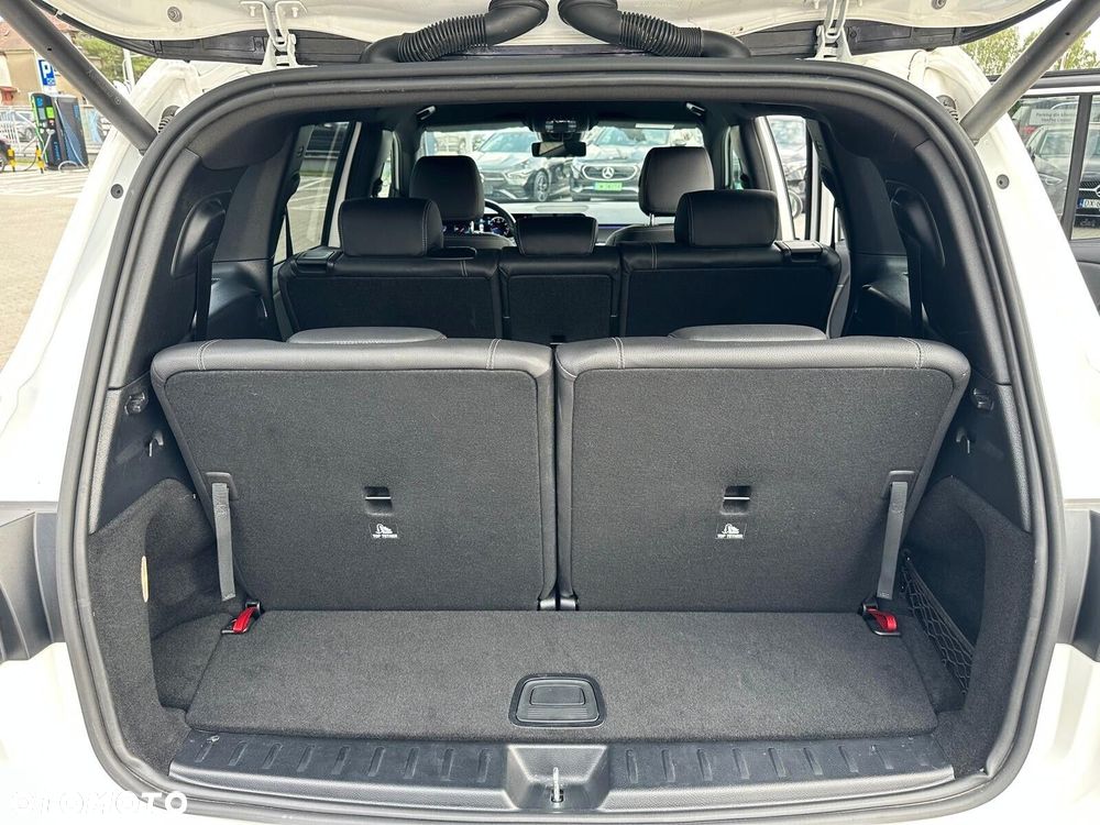 Mercedes-Benz GLB - 13