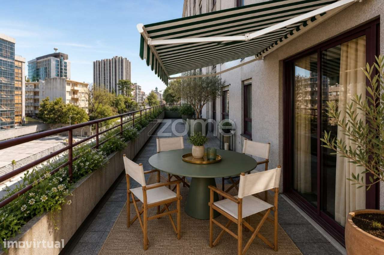 Apartamento T5 na Av. da Boavista