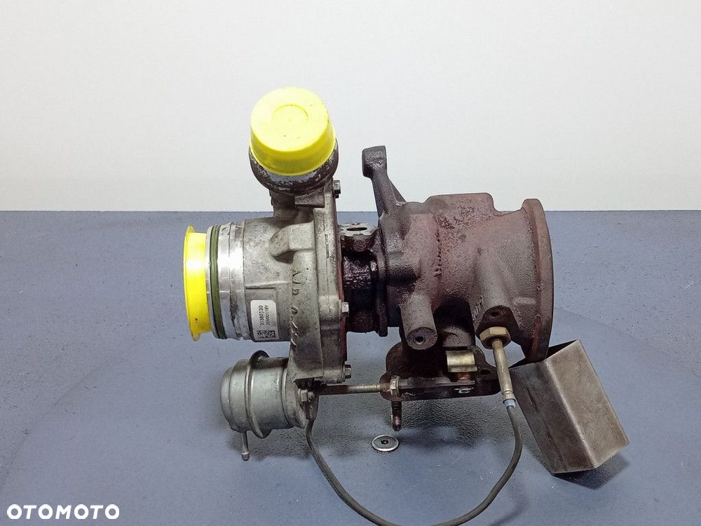 VOLVO V40 II 2.0 D2 120KM TURBOSPRĘŻARKA 31380130 - 1