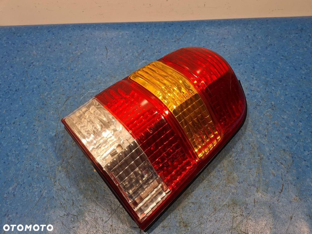 FORD MAVERICK II LIFT LAMPA TYŁ PRAWA ZEWNĘTRZNA - 2