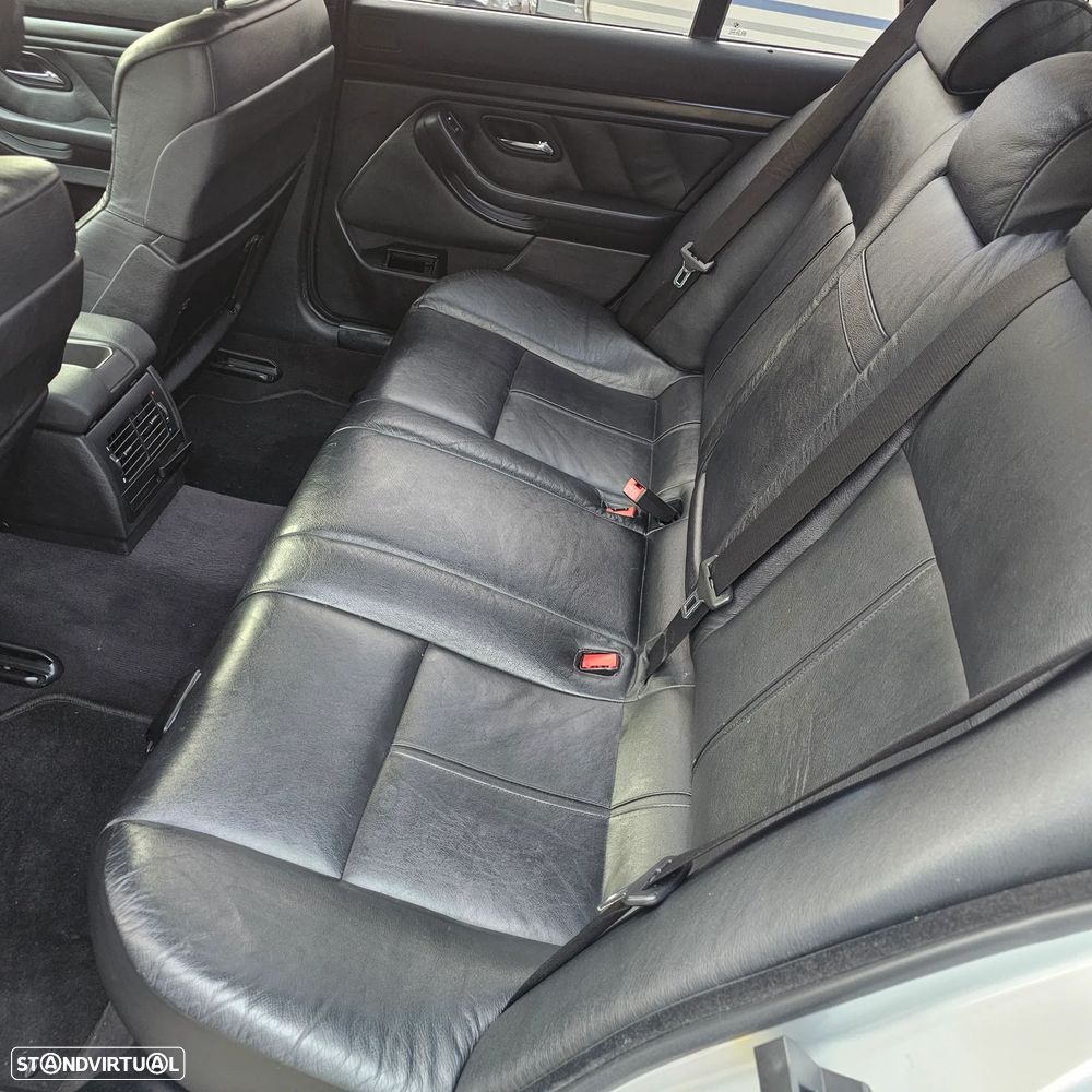 BMW 530 dA Touring - 36