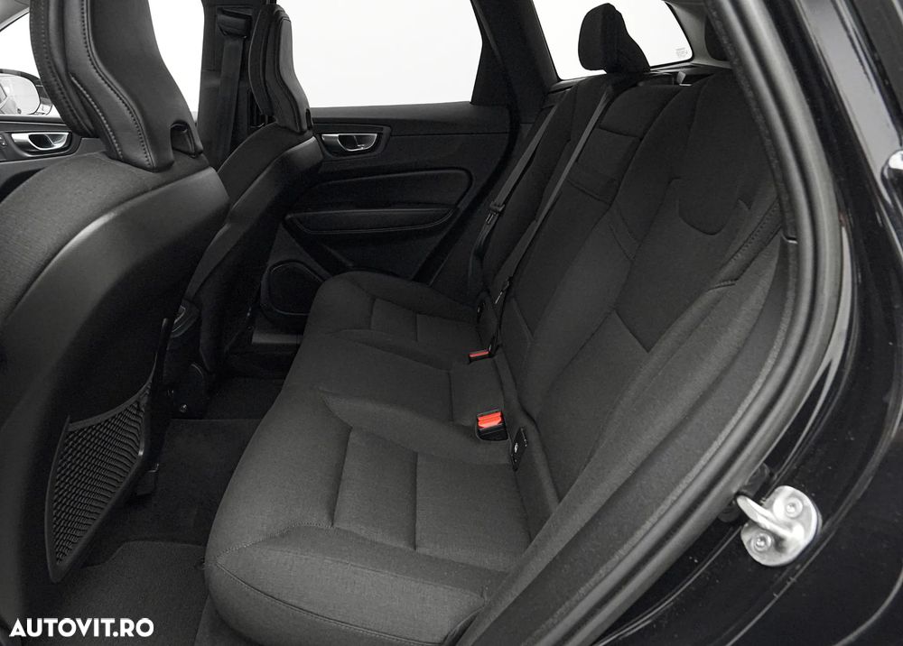 Volvo XC 60 B4 MHEV Momentum Pro - 16
