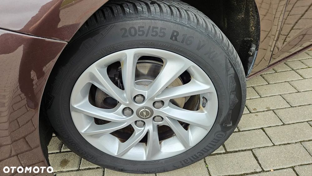 Opel Astra 1.4 Turbo Start/Stop Dynamic - 24