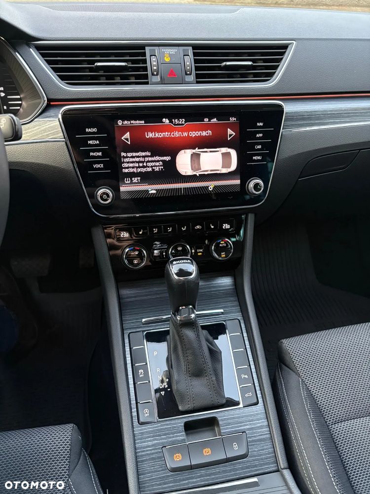 Skoda Superb 2.0 TDI SCR Ambition DSG - 11