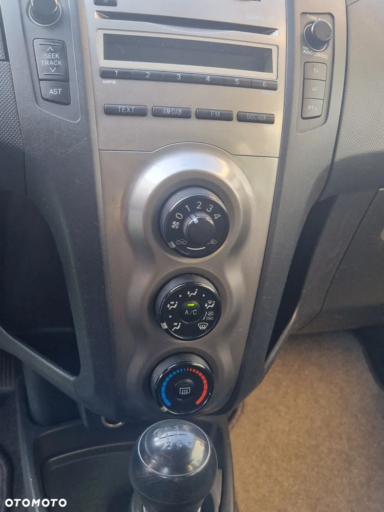 Toyota Yaris 1.33 Prestige - 13