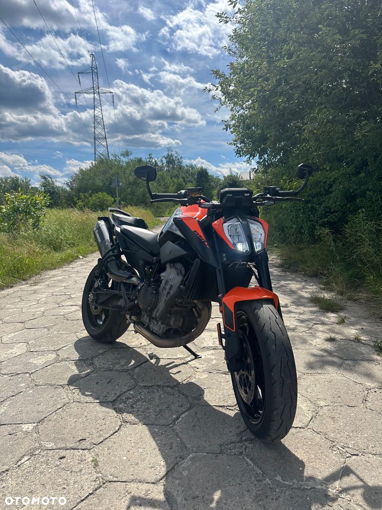KTM DUKE 890 - 1