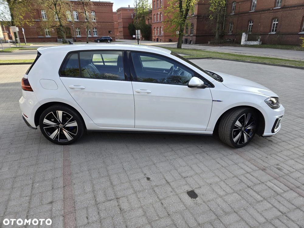Volkswagen Golf - 5