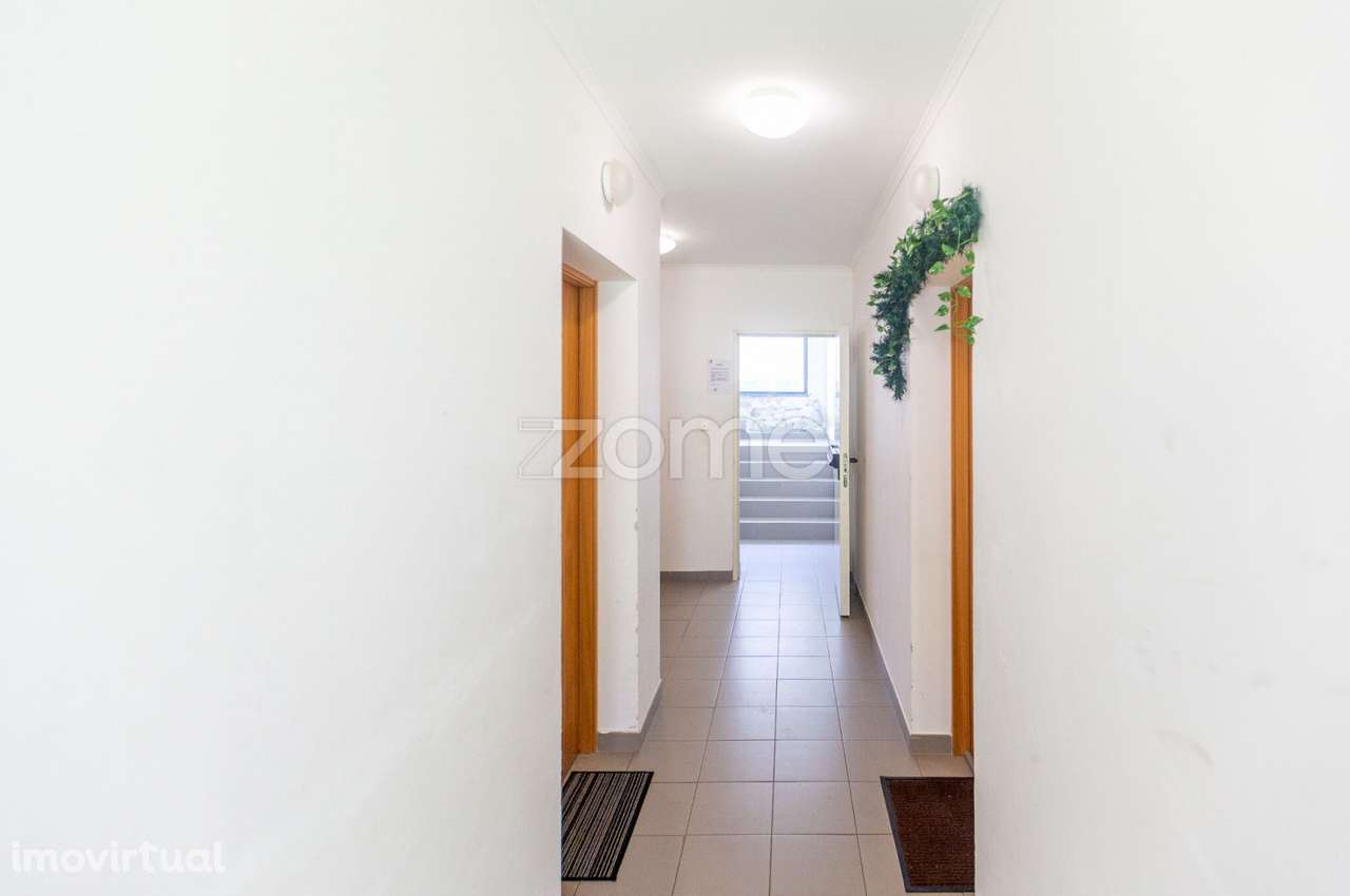 Apartamento T2 com Varanda nos Arrifes - Grande imagem: 3/28