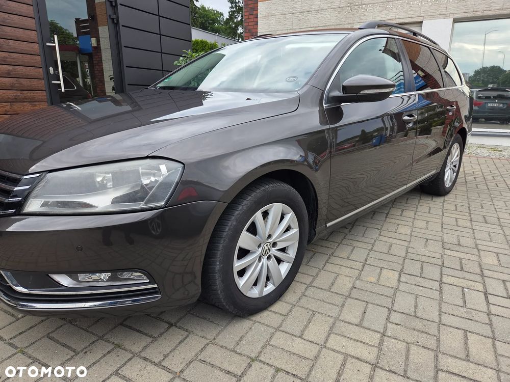 Volkswagen Passat 1.6 TDI DPF BlueMot Highline - 2