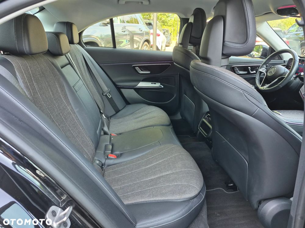 Mercedes-Benz Klasa E 200 4Matic 9G-TRONIC - 20