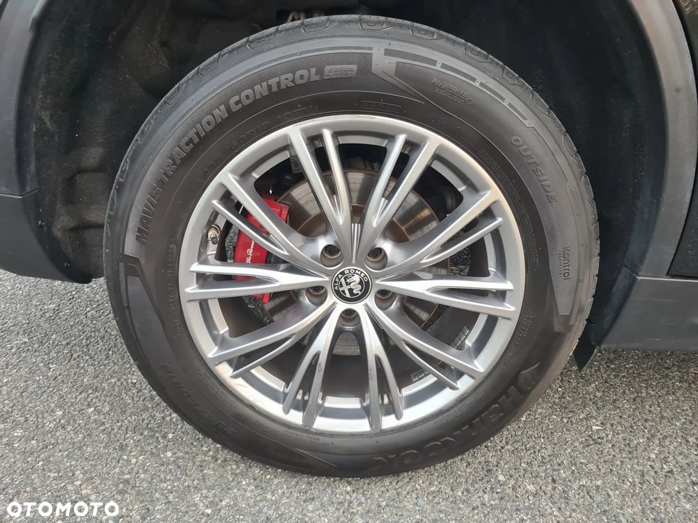 Alfa Romeo Stelvio 2.0 Turbo 16V AT8-Q4 Veloce - 16