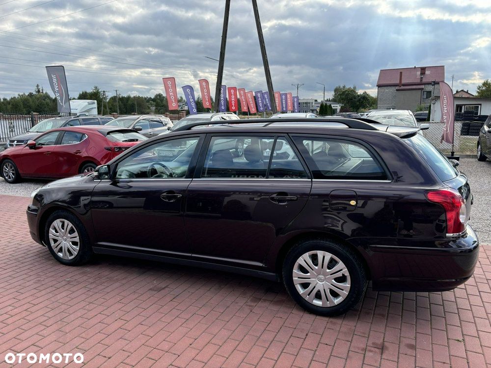 Toyota Avensis - 12
