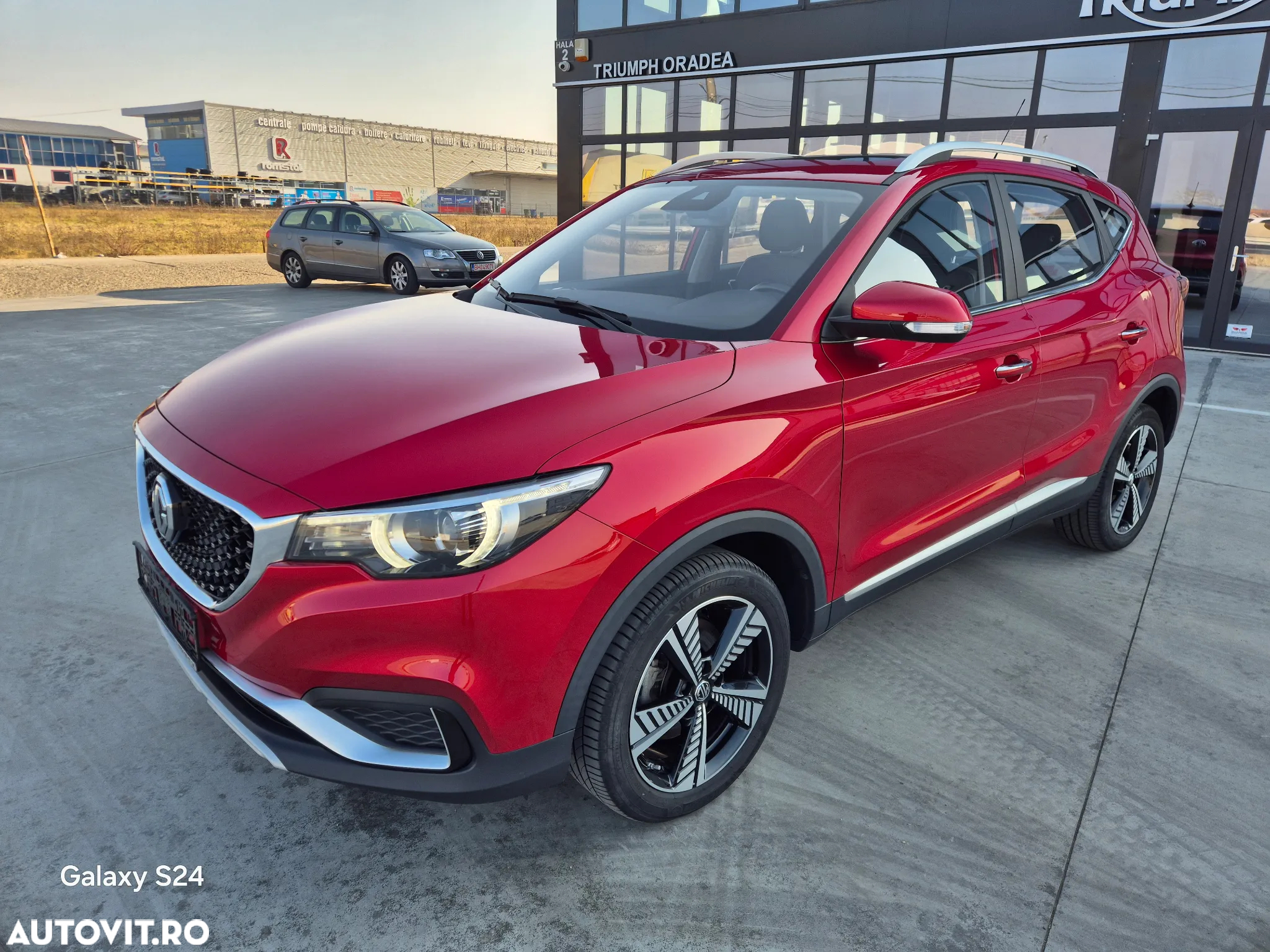 MG ZS EV Luxury - 3