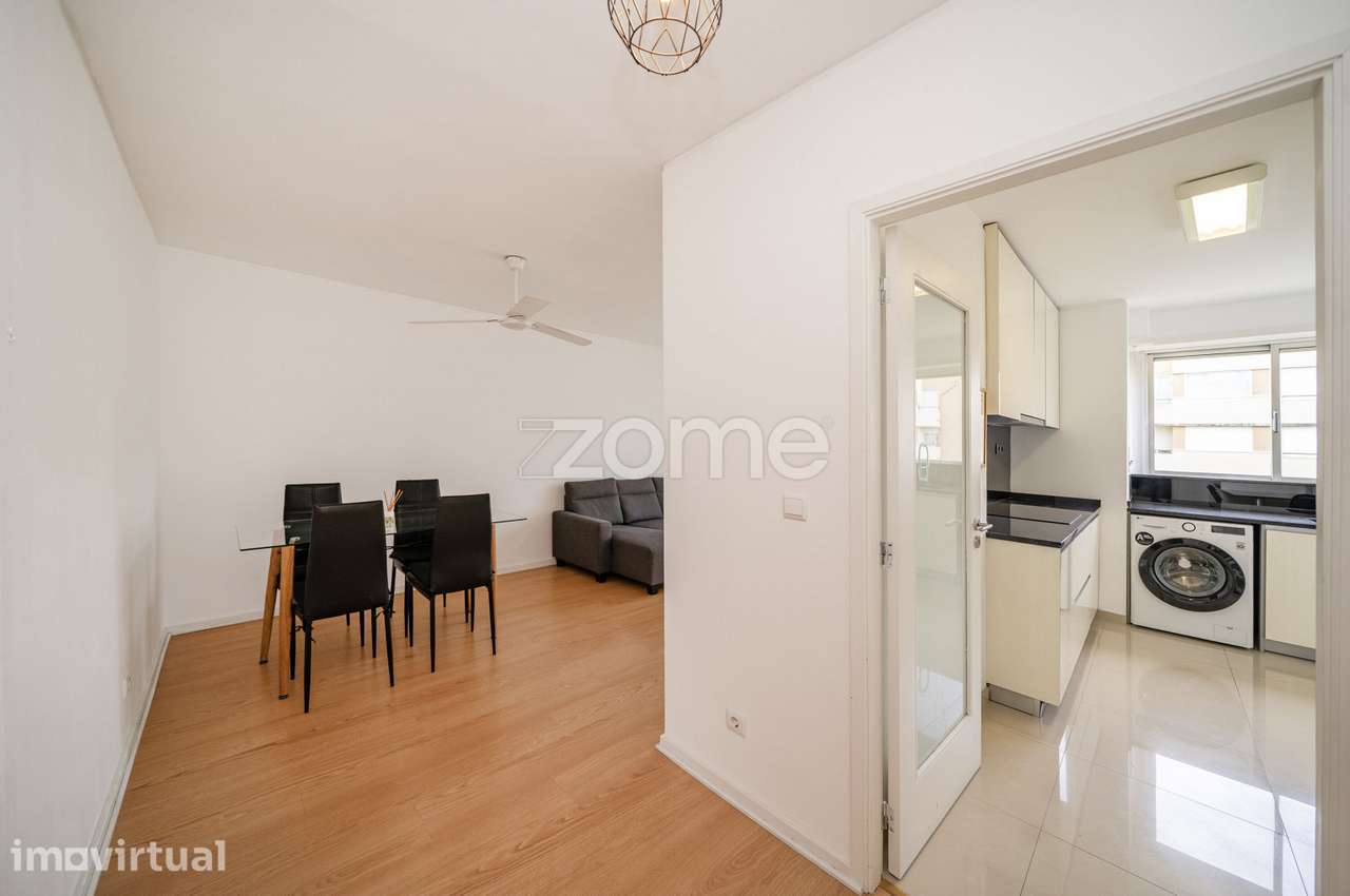 Apartamento T2 mobilado para arrendamento na Rua Magalhães Lima -Lo... - Grande imagem: 5/27
