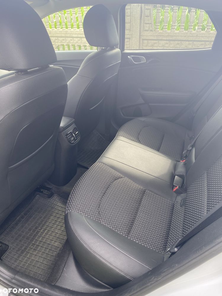 Kia XCeed - 8