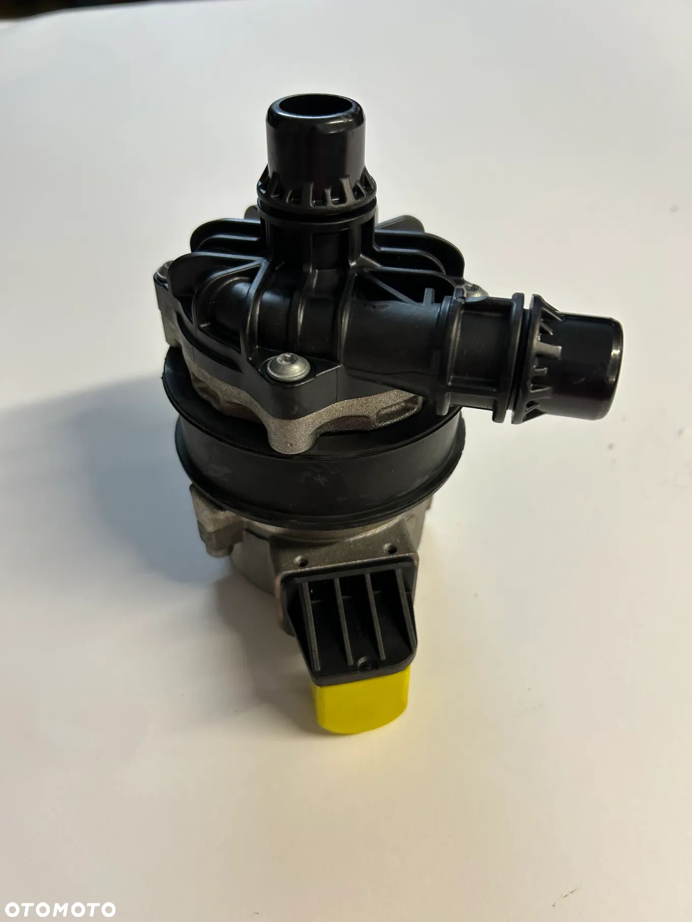 Mercedes E GLC pompka wody A0005003286 A0005003800 A0005002300 nieużywana - 1