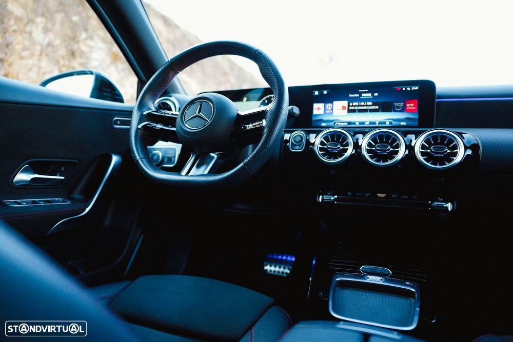 Mercedes-Benz A 180 7G-DCT AMG Line - 21