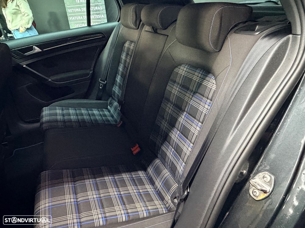 VW Golf 1.4 GTE Plug-In-Hybrid DSG - 28