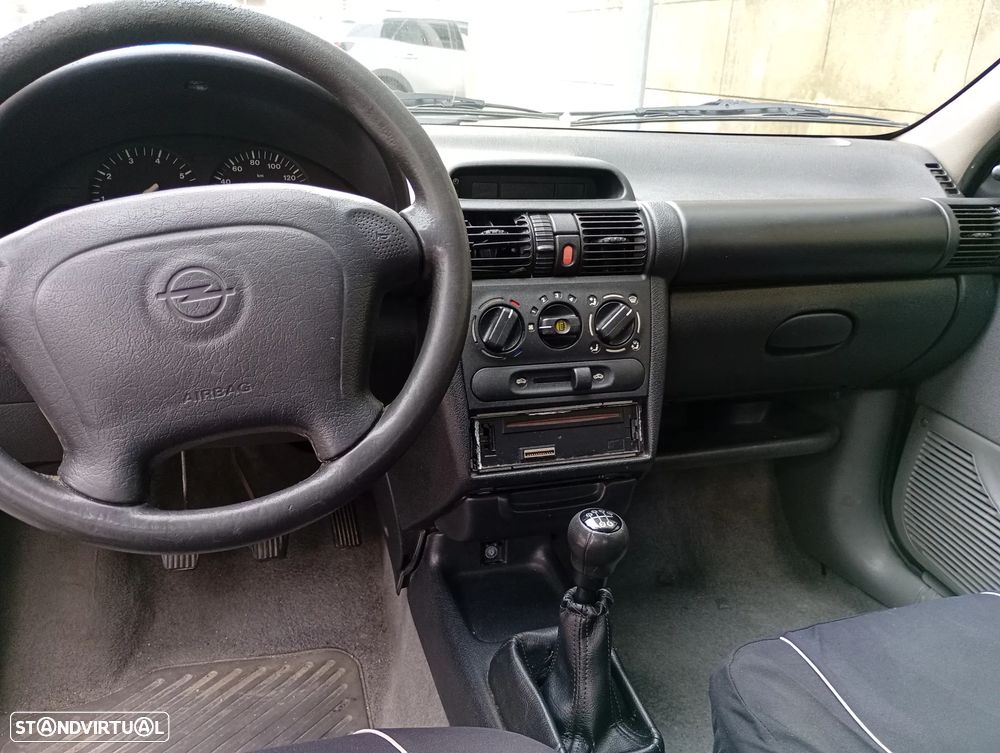 Opel Corsa - 8