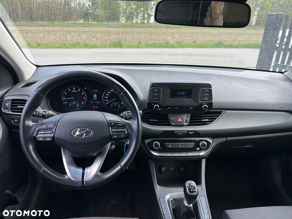 Hyundai i30 1.5 DPI Modern - 11