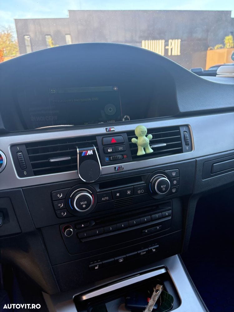 BMW Seria 3 318d - 14