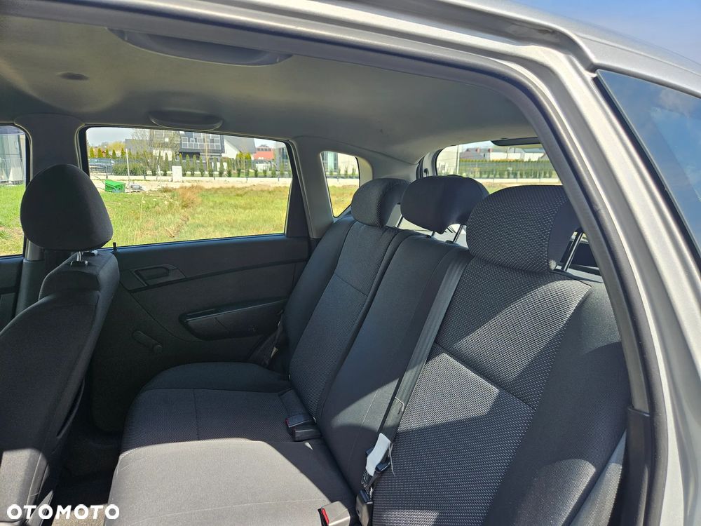Chevrolet Aveo 1.2 16V Base+ - 9
