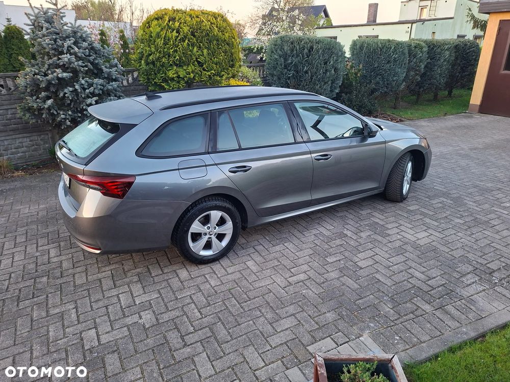 Skoda Octavia 2.0 TDI Edition 130 Selection DSG - 3
