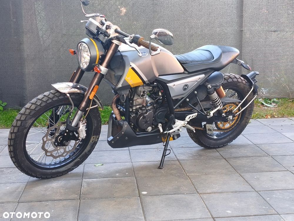 Mondial HPS 125 - 8