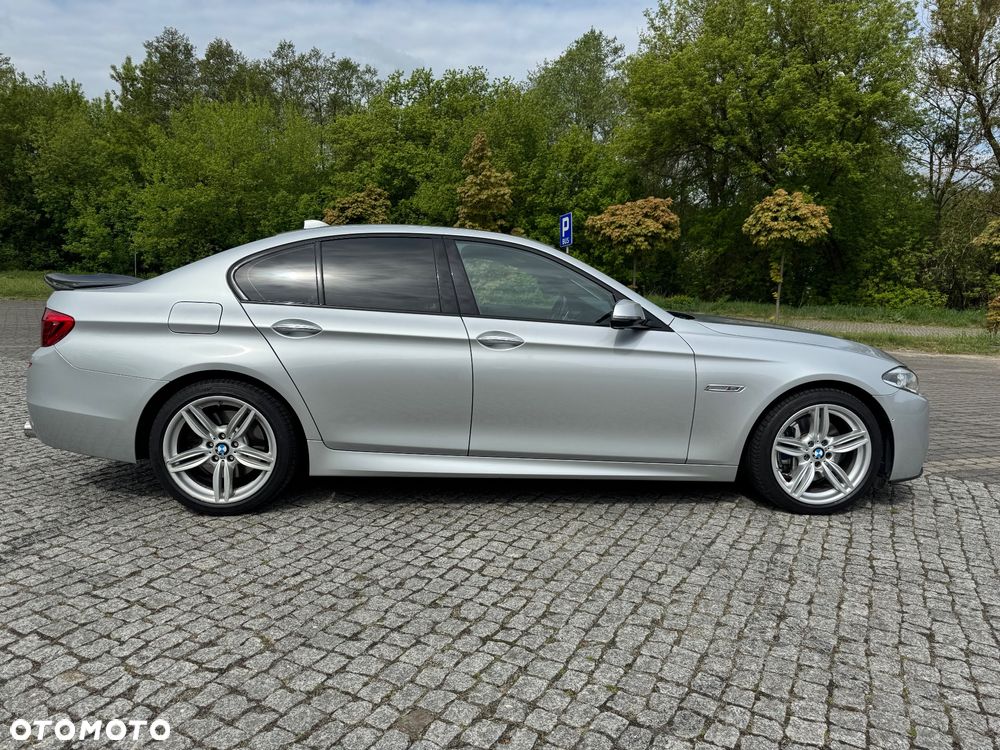 BMW Seria 5 550i xDrive Sport-Aut - 7