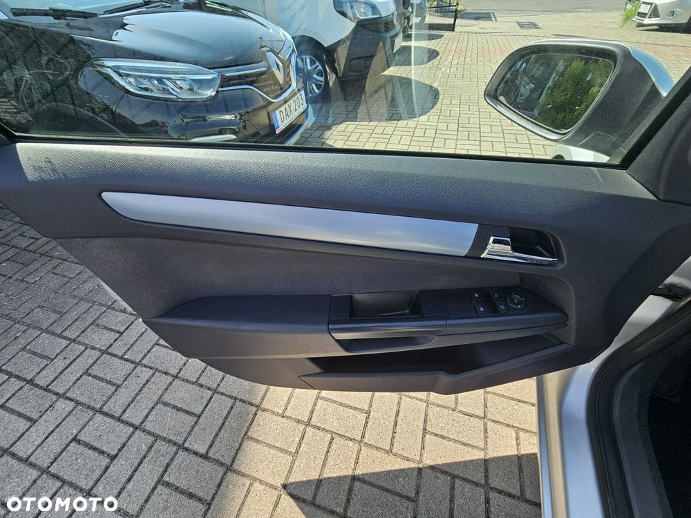 Opel Astra 1.6 Essentia Easytronic - 29
