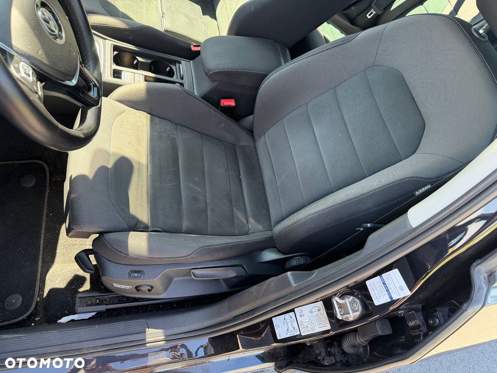 Volkswagen Golf 1.6 TDI DSG Join - 9