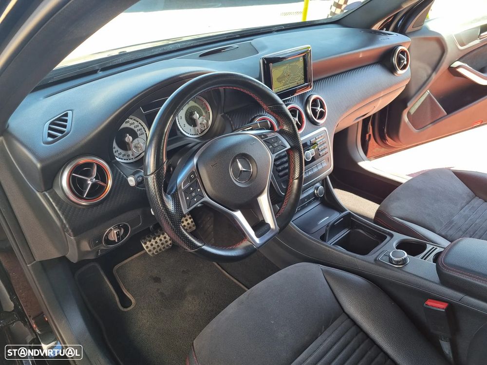 Mercedes-Benz A 180 7G-DCT AMG Line - 25