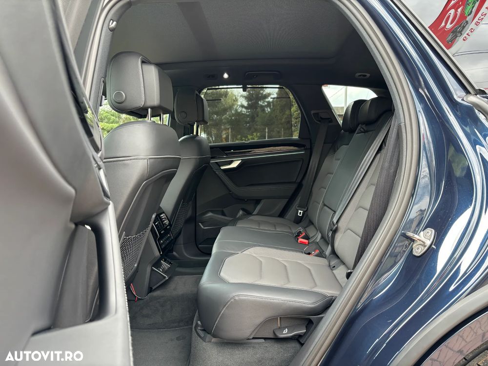 Volkswagen Touareg 3.0 V6 TDI 4Motion DPF Automatik R-Line - 33