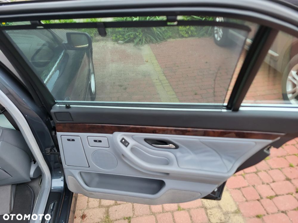 BMW Seria 7 740iL - 24