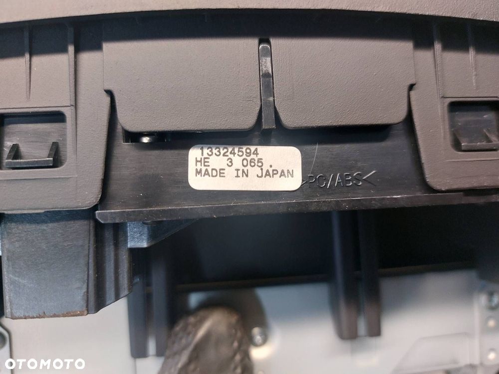 WYŚWIETLACZ + KRATKI NAWIEWU OPEL INSIGNIA A LIFT 95196687 22805903 - 4