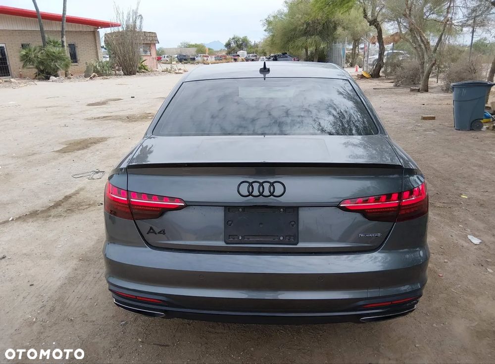 Audi A4 Limousine - 4