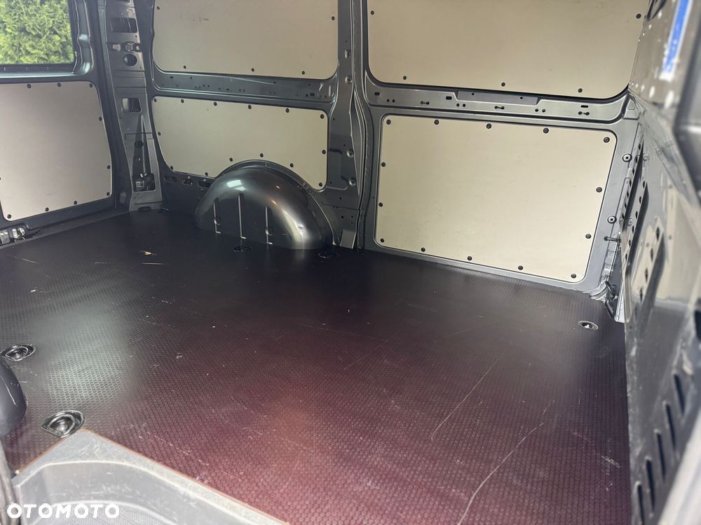 Mercedes-Benz Vito - 20