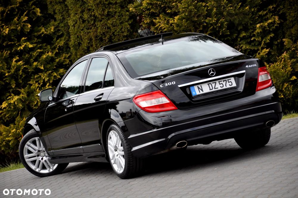 Mercedes-Benz Klasa C 300 7G-TRONIC SPORT EDITION - 23