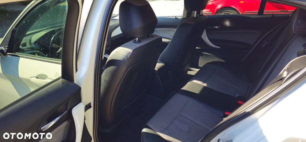BMW Seria 1 116i - 10