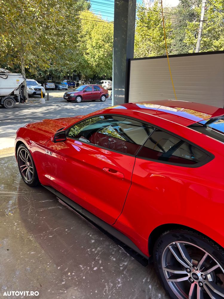 Ford Mustang - 35