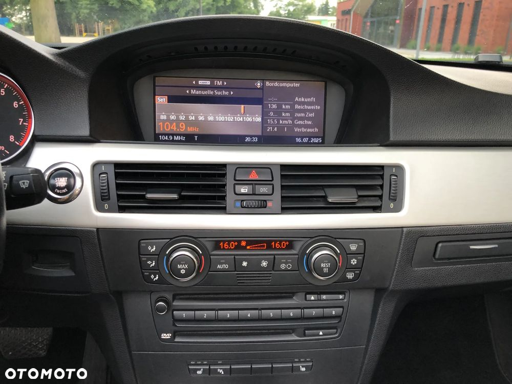 BMW Seria 3 330i Cabrio - 15