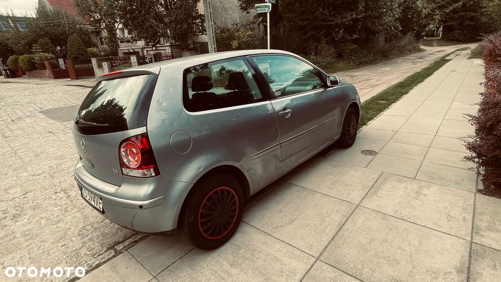 Volkswagen Polo 1.4 16V Comfortline - 14