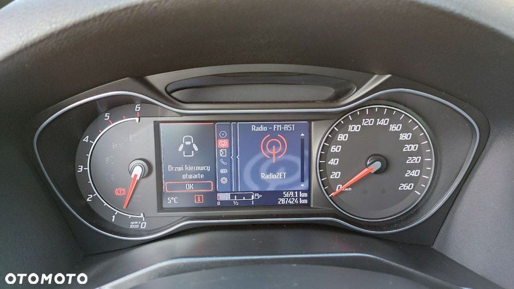 Ford Mondeo - 36