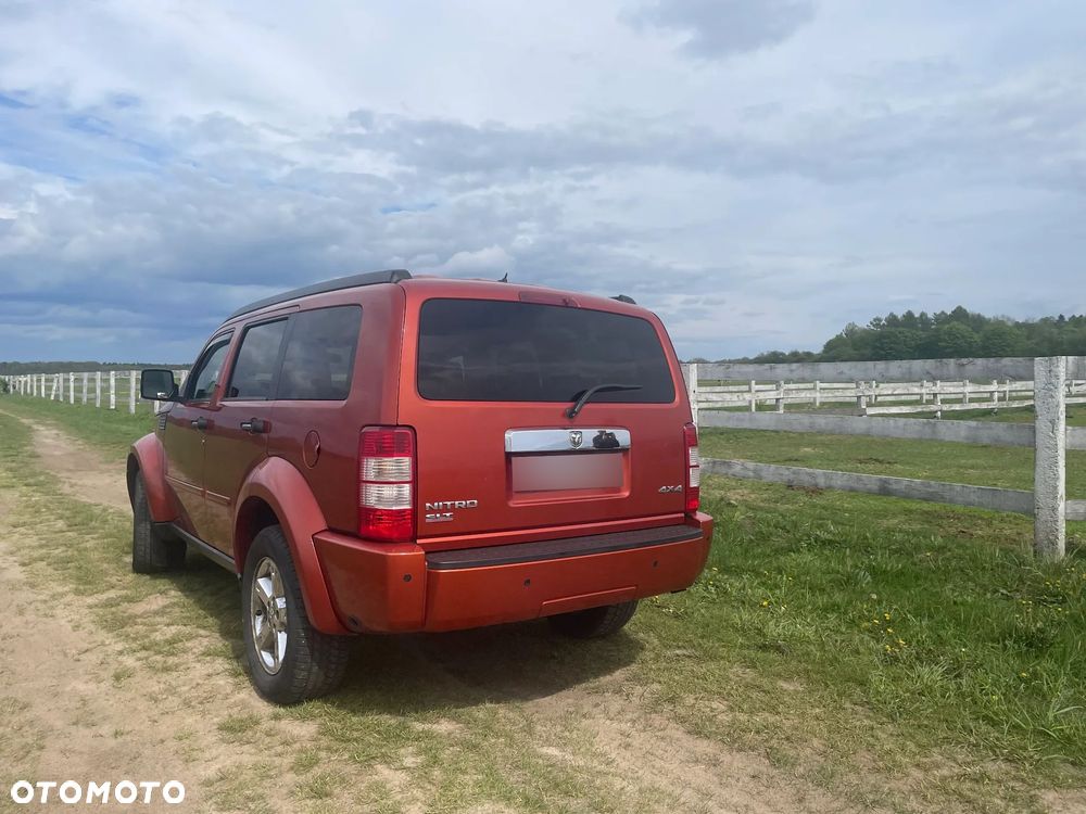 Dodge Nitro 3.7 V6 SLT 4WD - 2