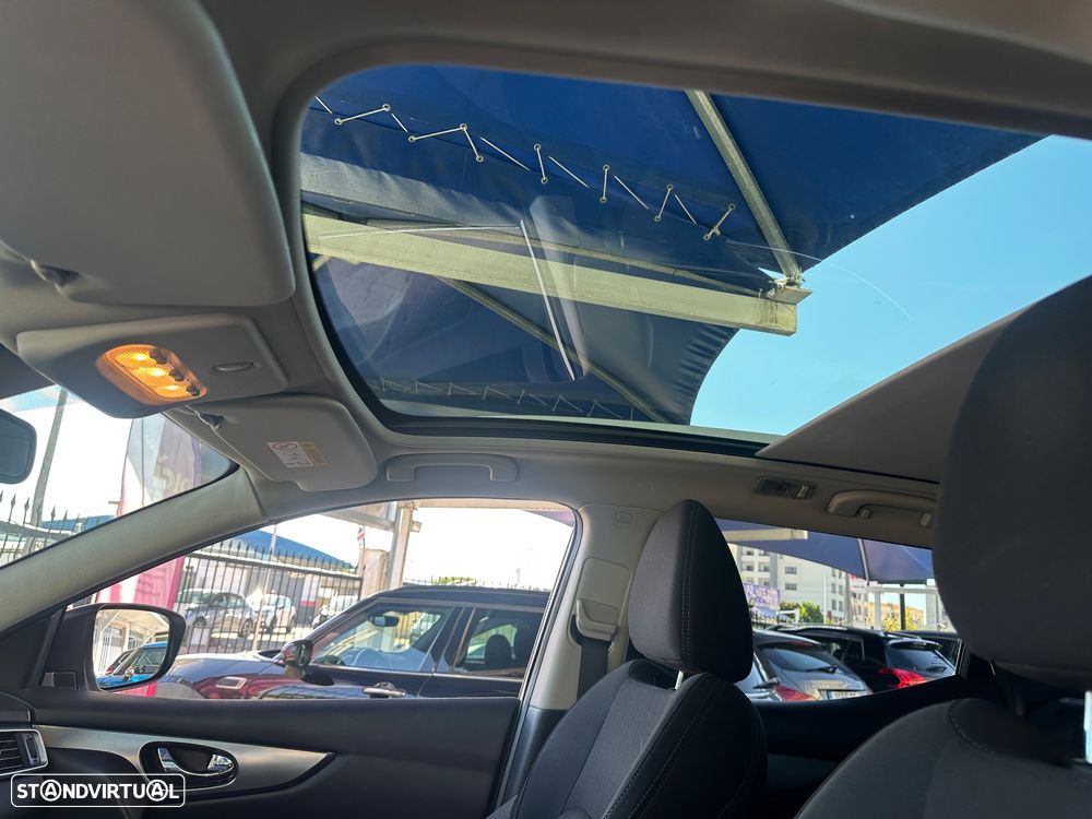 Nissan Qashqai 1.6 dCi Xtronic TEKNA+ - 17