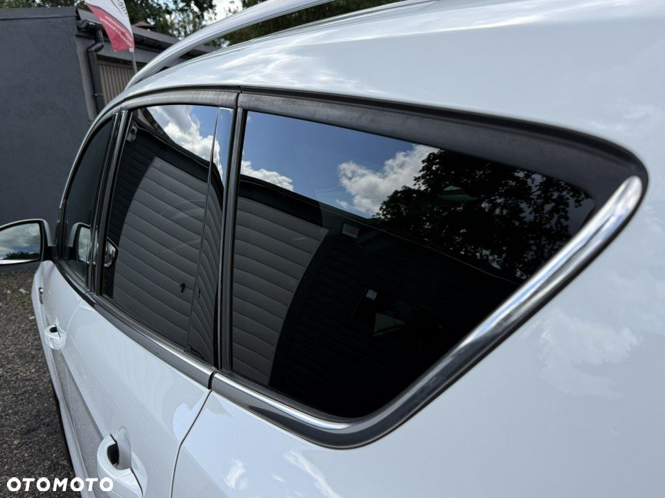 Ford Kuga 2.0 TDCi 2x4 Titanium - 12